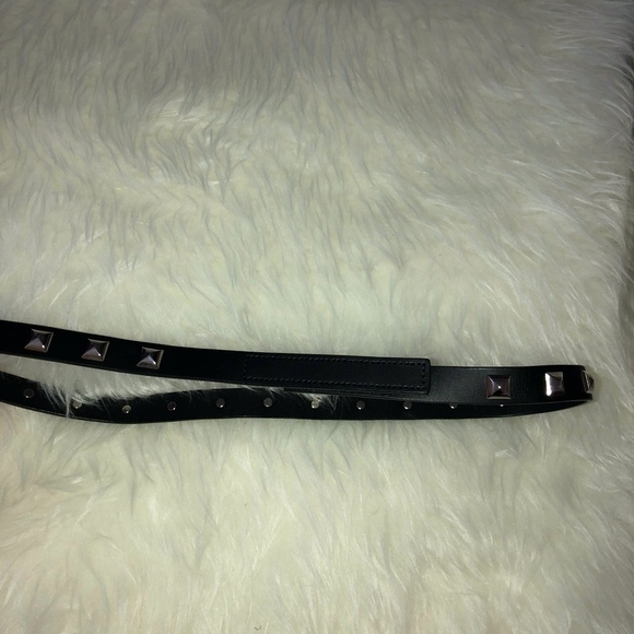 Black LEATHER Metallic Studded No Buckle Belt - Picture 8 of 8